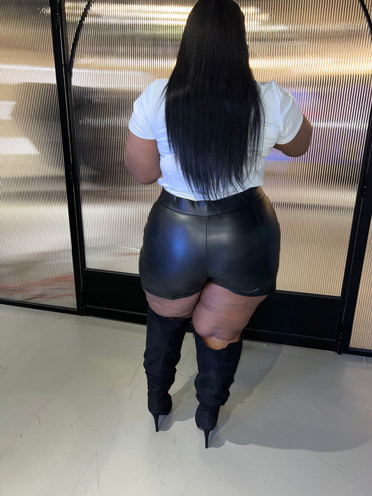 FAUX LEATHER SHORTS (PLUS-SIZE)