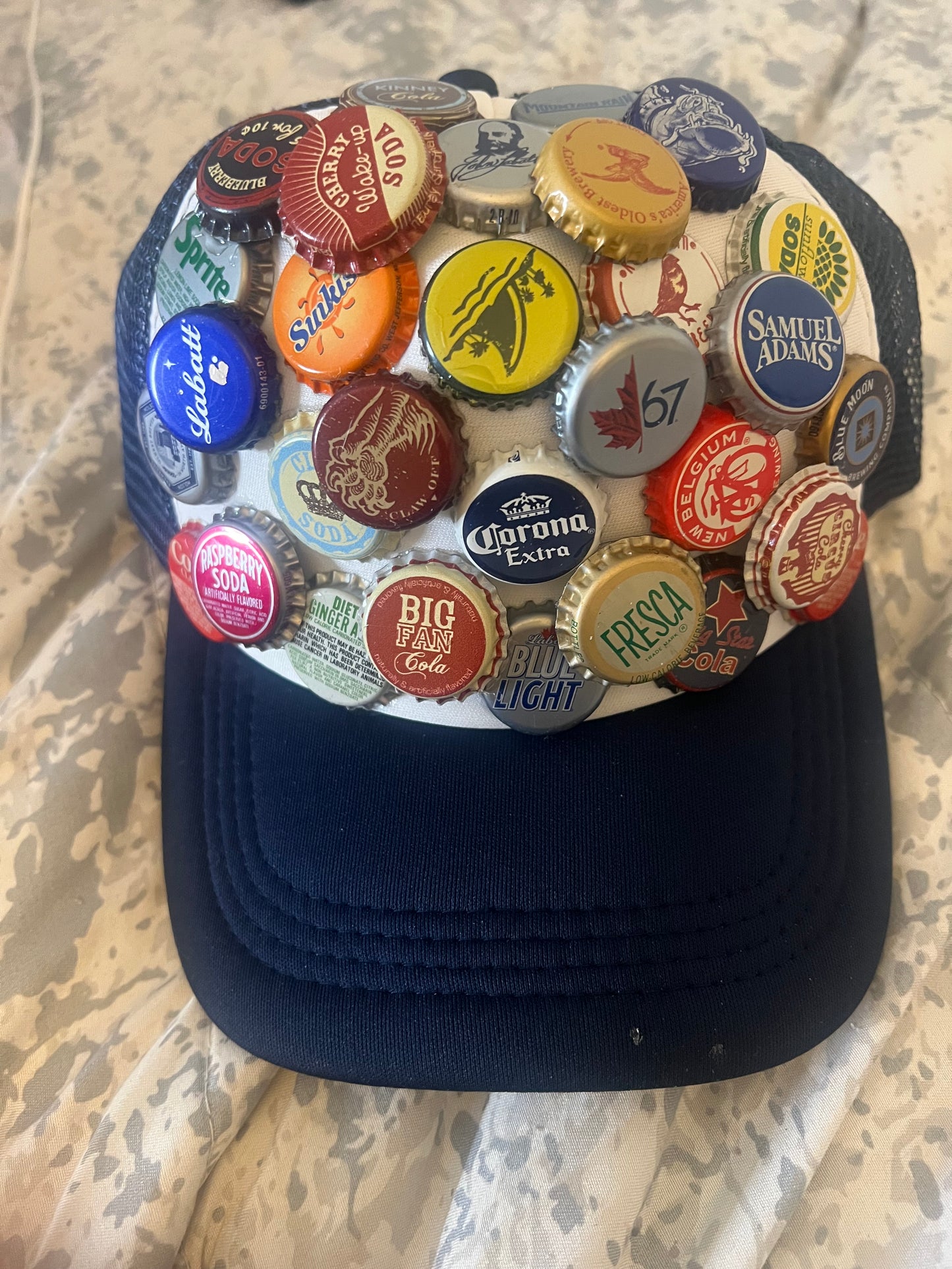 CAPPING TRUCKER HATS