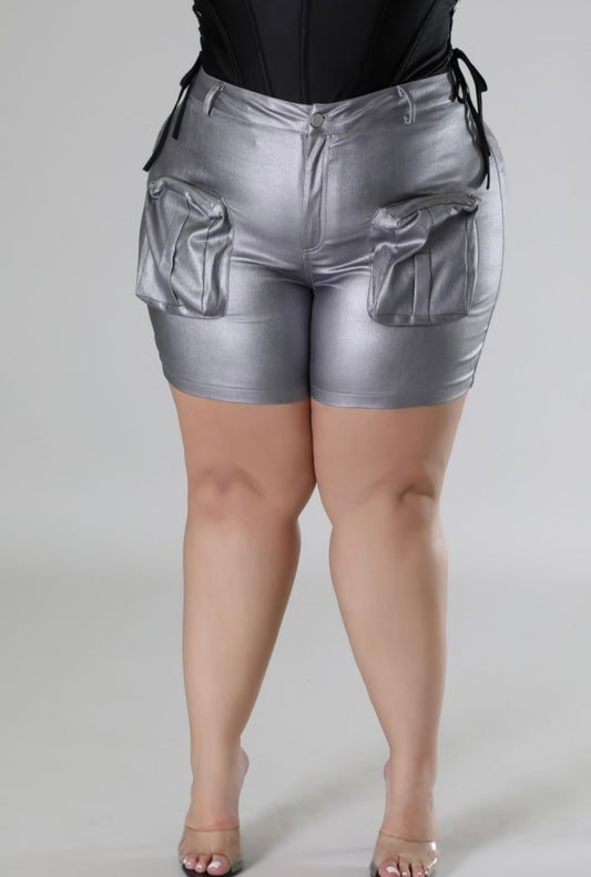 IT GIRL METALLIC SHORTS (PLUS-SIZE)