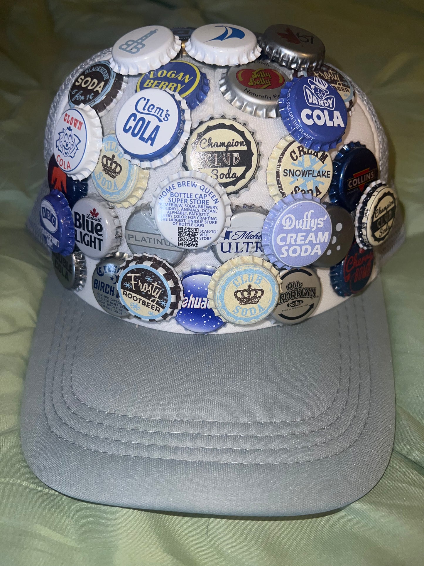 CAPPING TRUCKER HATS